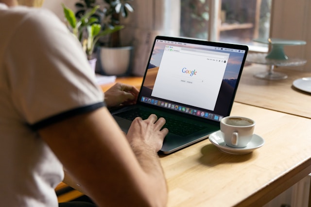 البحث عن فرص للعمل عبر الانترنت