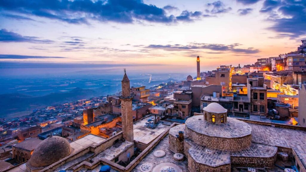 مدينة الأحجار الذهبية تركيا