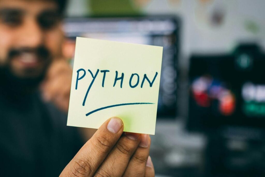 لغة Python لغة المستقبل القريب والبعيد (1) لغة Python: لغة المستقبل القريب والبعيد