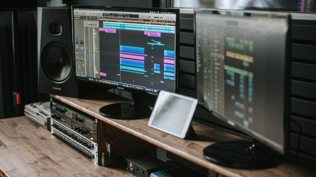 إنتاج وتحرير الفيديو Video Production & Editing