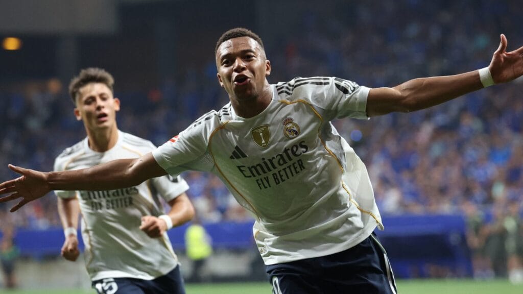 كيليان-مبابي-يحتفل-ريال-مدريد-أفضل-نادي-في-التاريخ